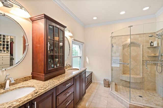 1199 Devou Woods Drive, Covington, KY 41011