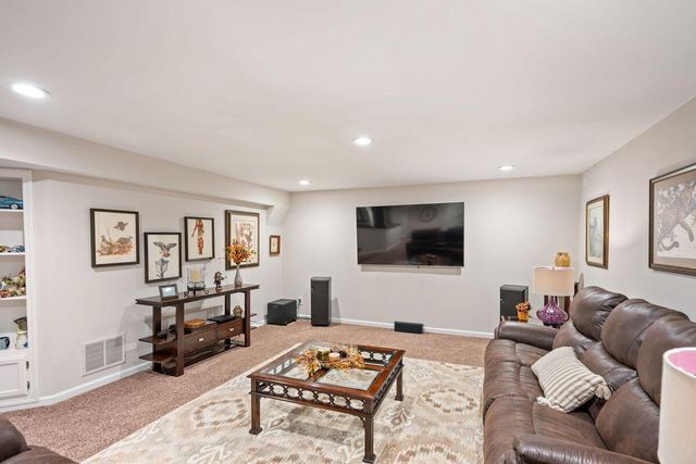 1199 Devou Woods Drive, Covington, KY 41011