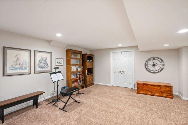 1199 Devou Woods Drive, Covington, KY 41011