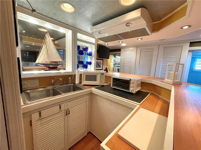 235 Kearns Avenue, Tiverton, RI 02878