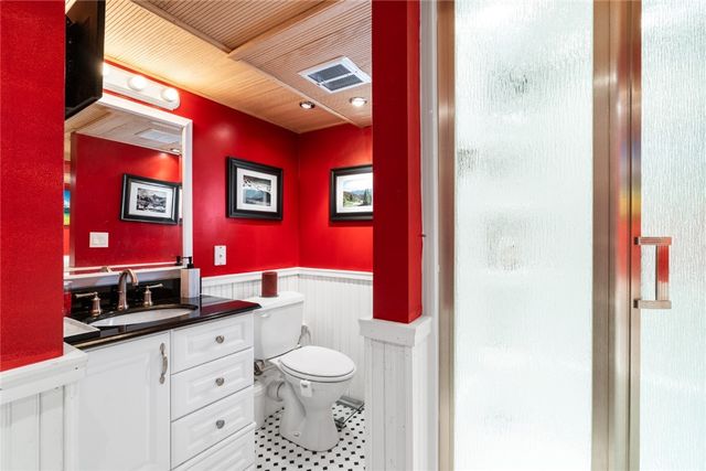 235 Kearns Avenue, Tiverton, RI 02878