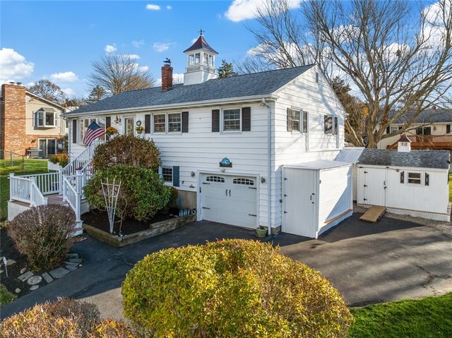 235 Kearns Avenue, Tiverton, RI 02878