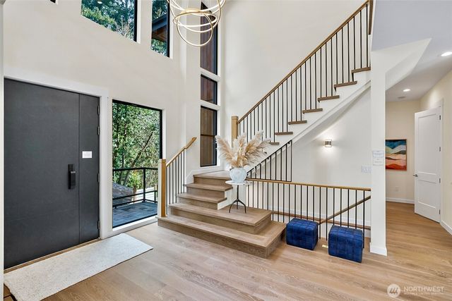 10823 SE 12th Street, Bellevue, WA 98004