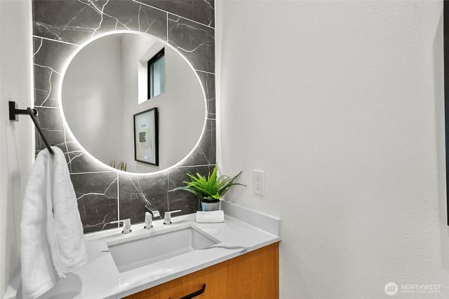 10823 SE 12th Street, Bellevue, WA 98004