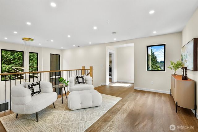 10823 SE 12th Street, Bellevue, WA 98004