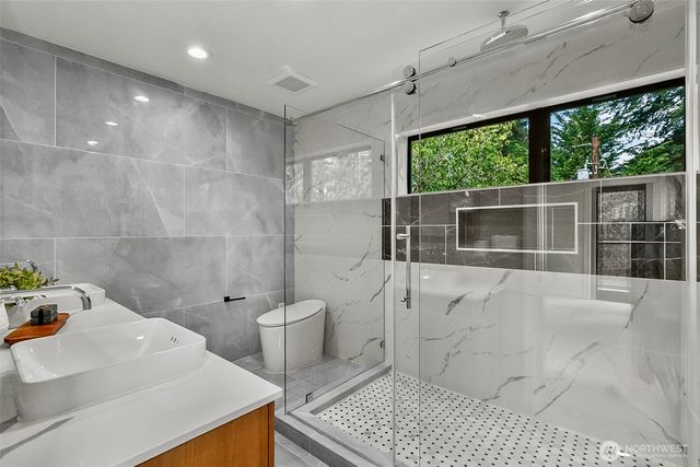 10823 SE 12th Street, Bellevue, WA 98004
