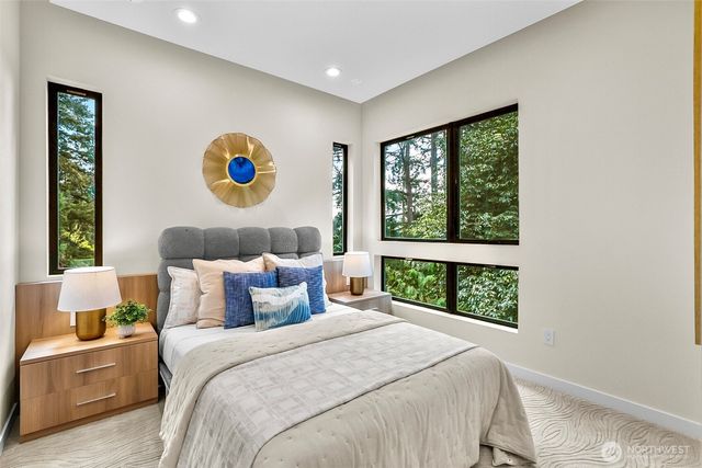 10823 SE 12th Street, Bellevue, WA 98004