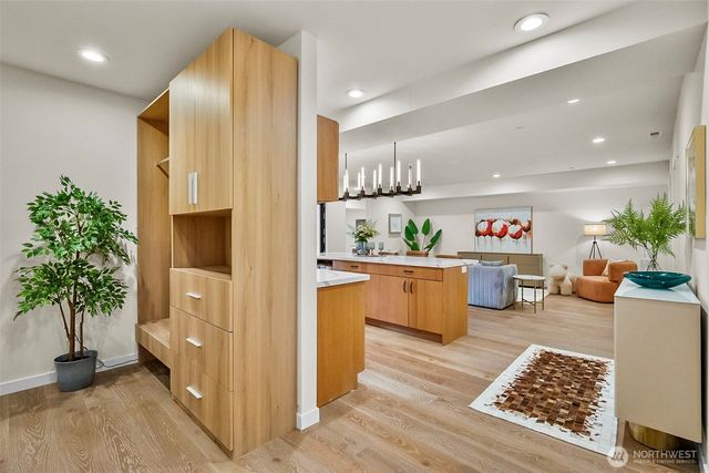 10823 SE 12th Street, Bellevue, WA 98004
