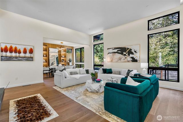 10823 SE 12th Street, Bellevue, WA 98004