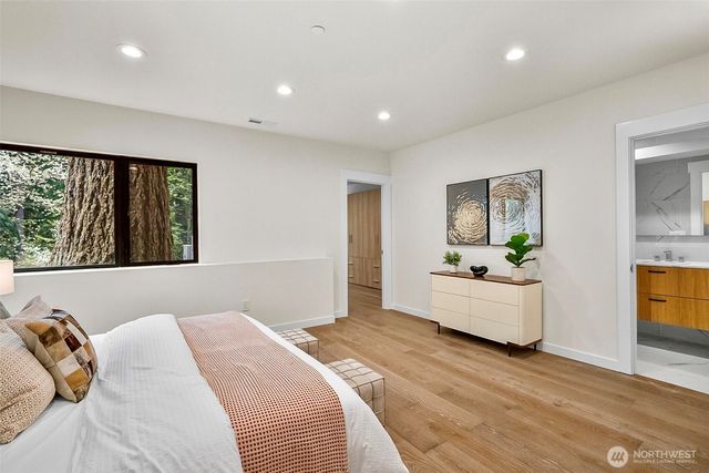 10823 SE 12th Street, Bellevue, WA 98004