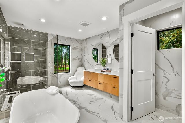 10823 SE 12th Street, Bellevue, WA 98004