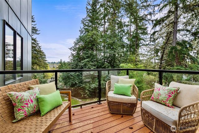 10823 SE 12th Street, Bellevue, WA 98004
