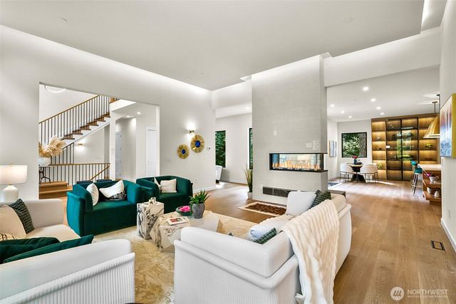 10823 SE 12th Street, Bellevue, WA 98004