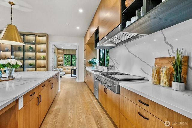 10823 SE 12th Street, Bellevue, WA 98004