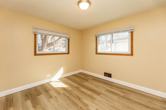 5214 Oliver Avenue N, Minneapolis, MN 55430