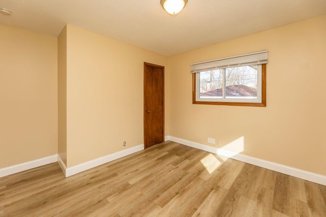 5214 Oliver Avenue N, Minneapolis, MN 55430