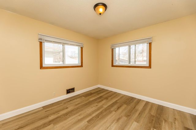 5214 Oliver Avenue N, Minneapolis, MN 55430