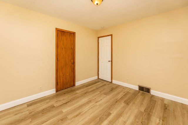 5214 Oliver Avenue N, Minneapolis, MN 55430