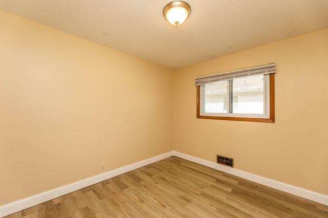 5214 Oliver Avenue N, Minneapolis, MN 55430