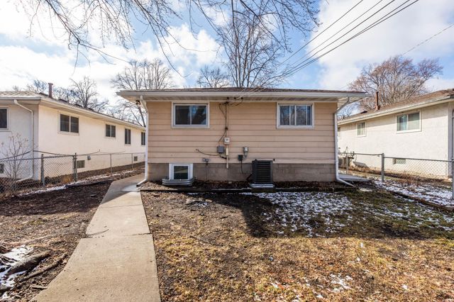 5214 Oliver Avenue N, Minneapolis, MN 55430