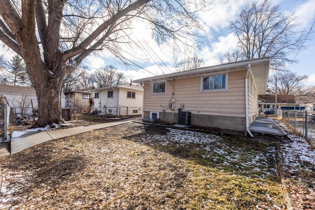 5214 Oliver Avenue N, Minneapolis, MN 55430