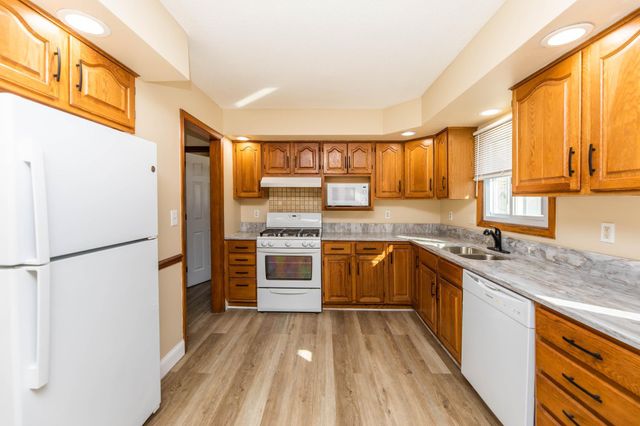 5214 Oliver Avenue N, Minneapolis, MN 55430