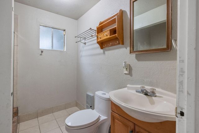 349 N Lemona Street, Woodlake, CA 93286