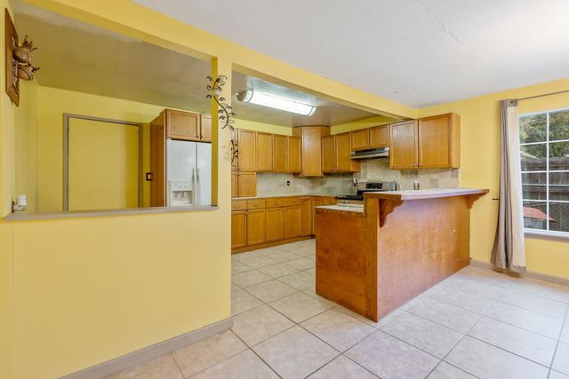 349 N Lemona Street, Woodlake, CA 93286