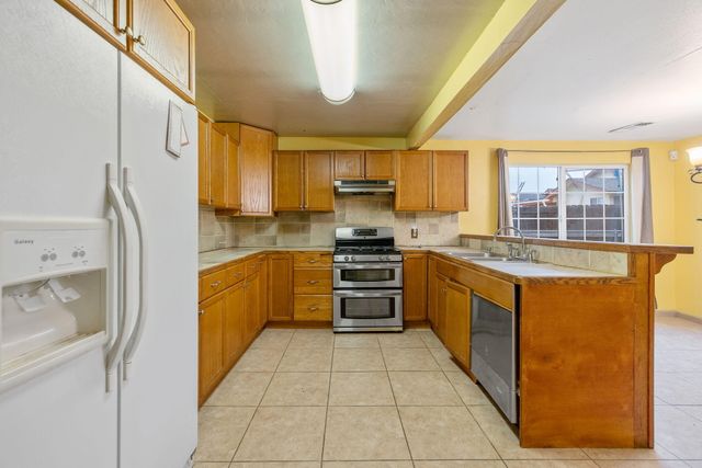 349 N Lemona Street, Woodlake, CA 93286