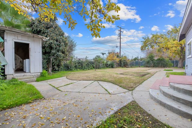 349 N Lemona Street, Woodlake, CA 93286