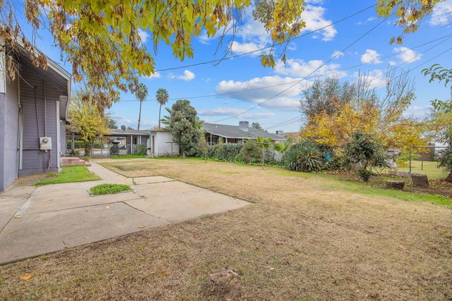 349 N Lemona Street, Woodlake, CA 93286