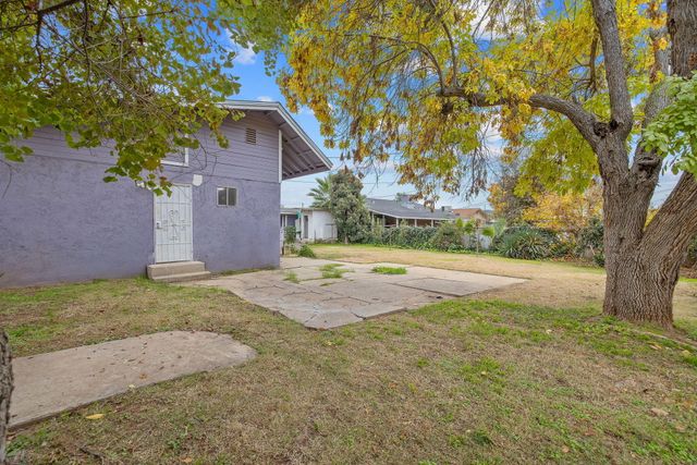 349 N Lemona Street, Woodlake, CA 93286