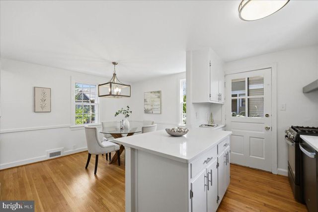 4504 GLADWYNE DR, Bethesda, MD 20814