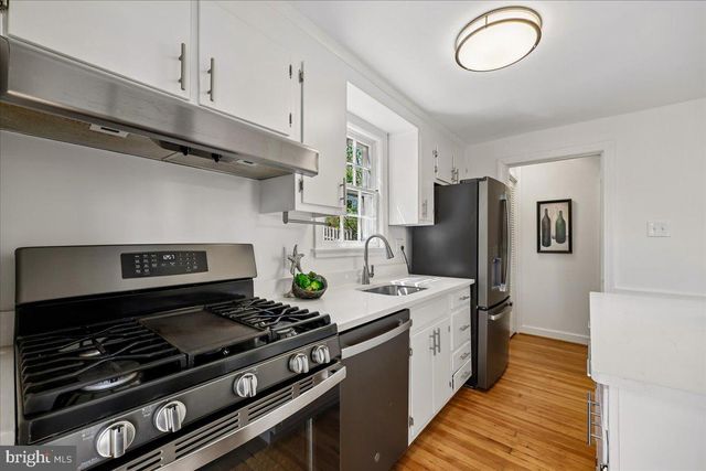 4504 GLADWYNE DR, Bethesda, MD 20814