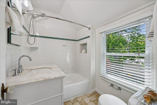 4504 GLADWYNE DR, Bethesda, MD 20814