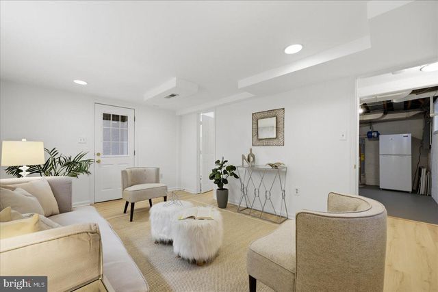 4504 GLADWYNE DR, Bethesda, MD 20814