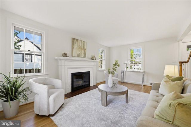 4504 GLADWYNE DR, Bethesda, MD 20814