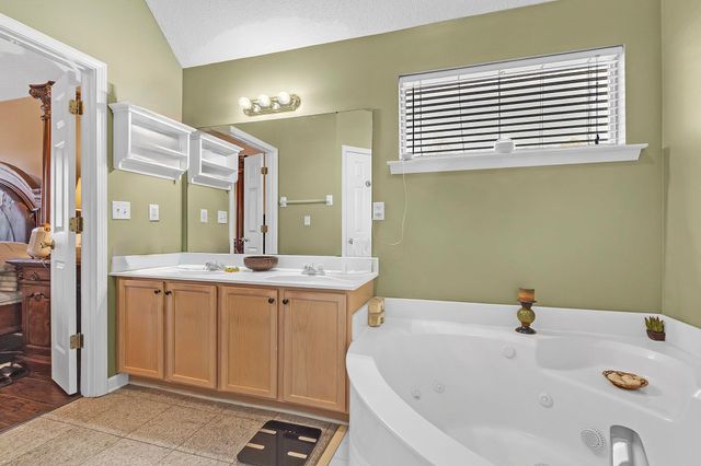 9695 JAVA CV, Memphis, TN 38002