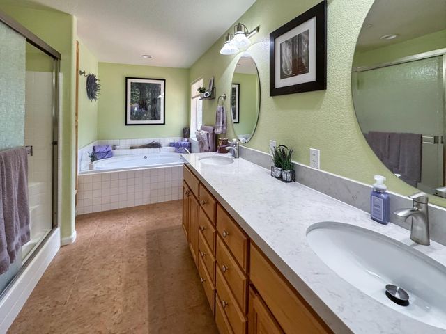 6152 Hillcrest Ct, Foresthill, CA 95631