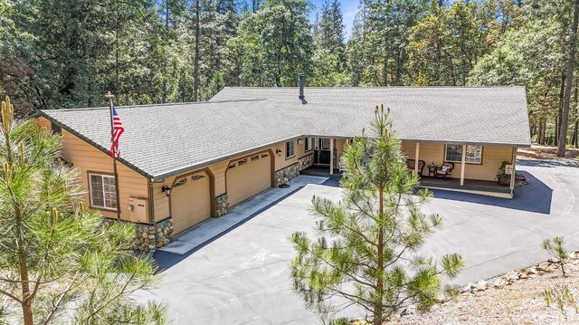 6152 Hillcrest Ct, Foresthill, CA 95631