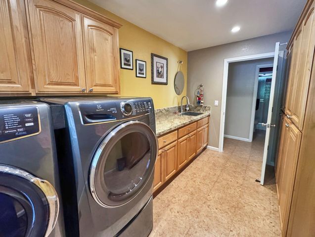 6152 Hillcrest Ct, Foresthill, CA 95631