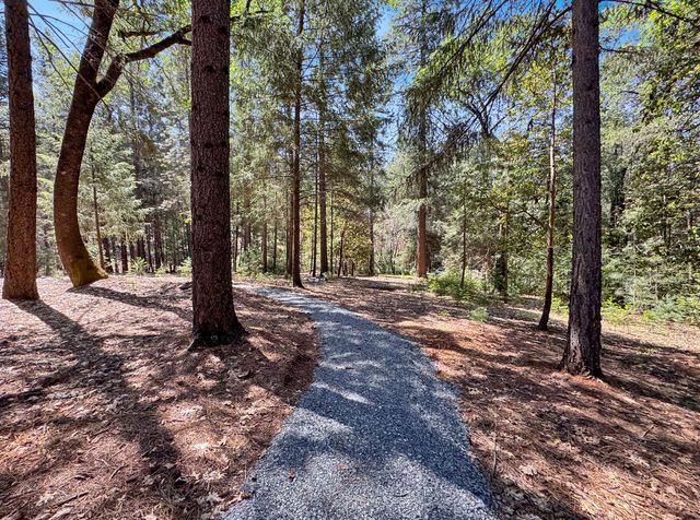 6152 Hillcrest Ct, Foresthill, CA 95631