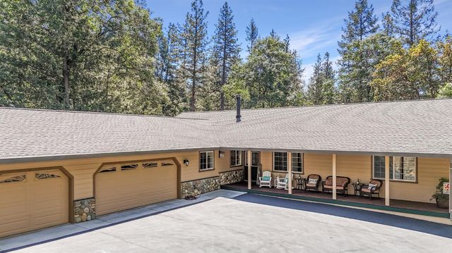 6152 Hillcrest Ct, Foresthill, CA 95631