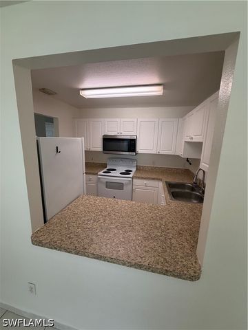 3629 SE 9th PL, Cape Coral, FL 33904