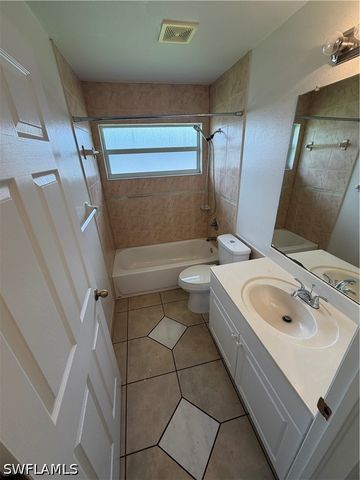 3629 SE 9th PL, Cape Coral, FL 33904
