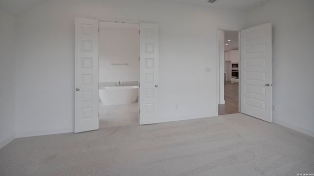 190 Mountain Oak, Castroville, TX 78009