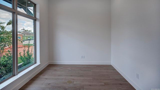 190 Mountain Oak, Castroville, TX 78009