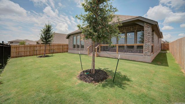 190 Mountain Oak, Castroville, TX 78009