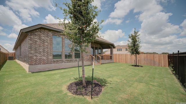 190 Mountain Oak, Castroville, TX 78009