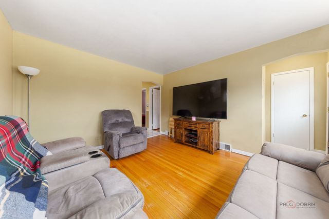 4026 Clarence Avenue, Stickney, IL 60402